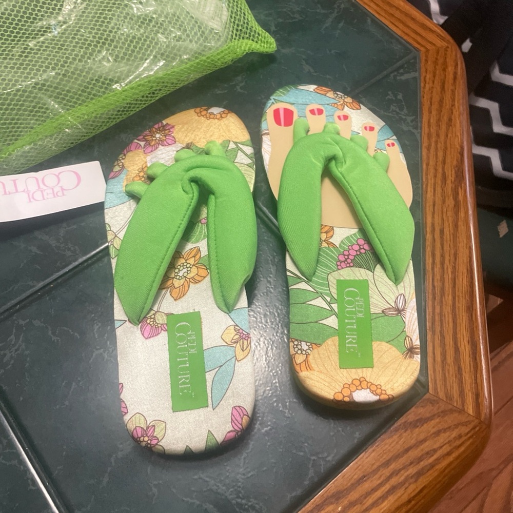 Pedi Couture Green Floral Flip Flops